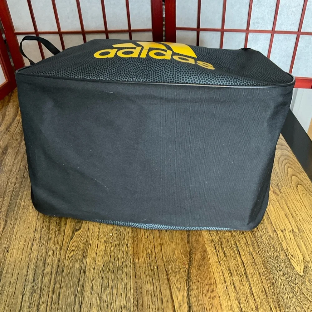 Adidas Gym Duffle Bag, gray & yellow, handles & shoulder strap, EUC!